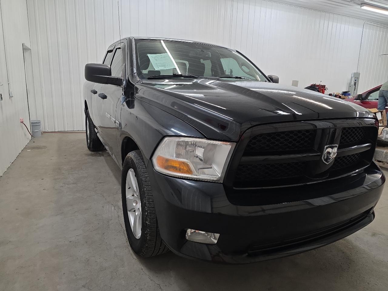 RAM 1500 2WD Quad Cab 140.5" Express 2012