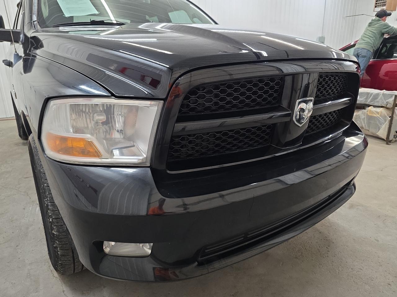 RAM 1500 2WD Quad Cab 140.5" Express 2012