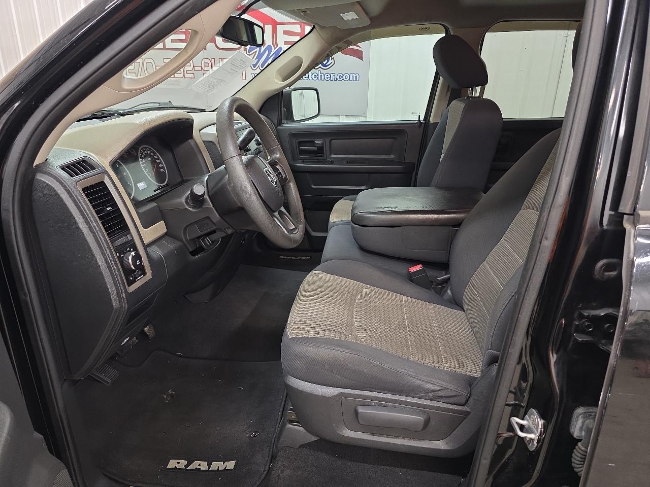 RAM 1500 2WD Quad Cab 140.5" Express 2012