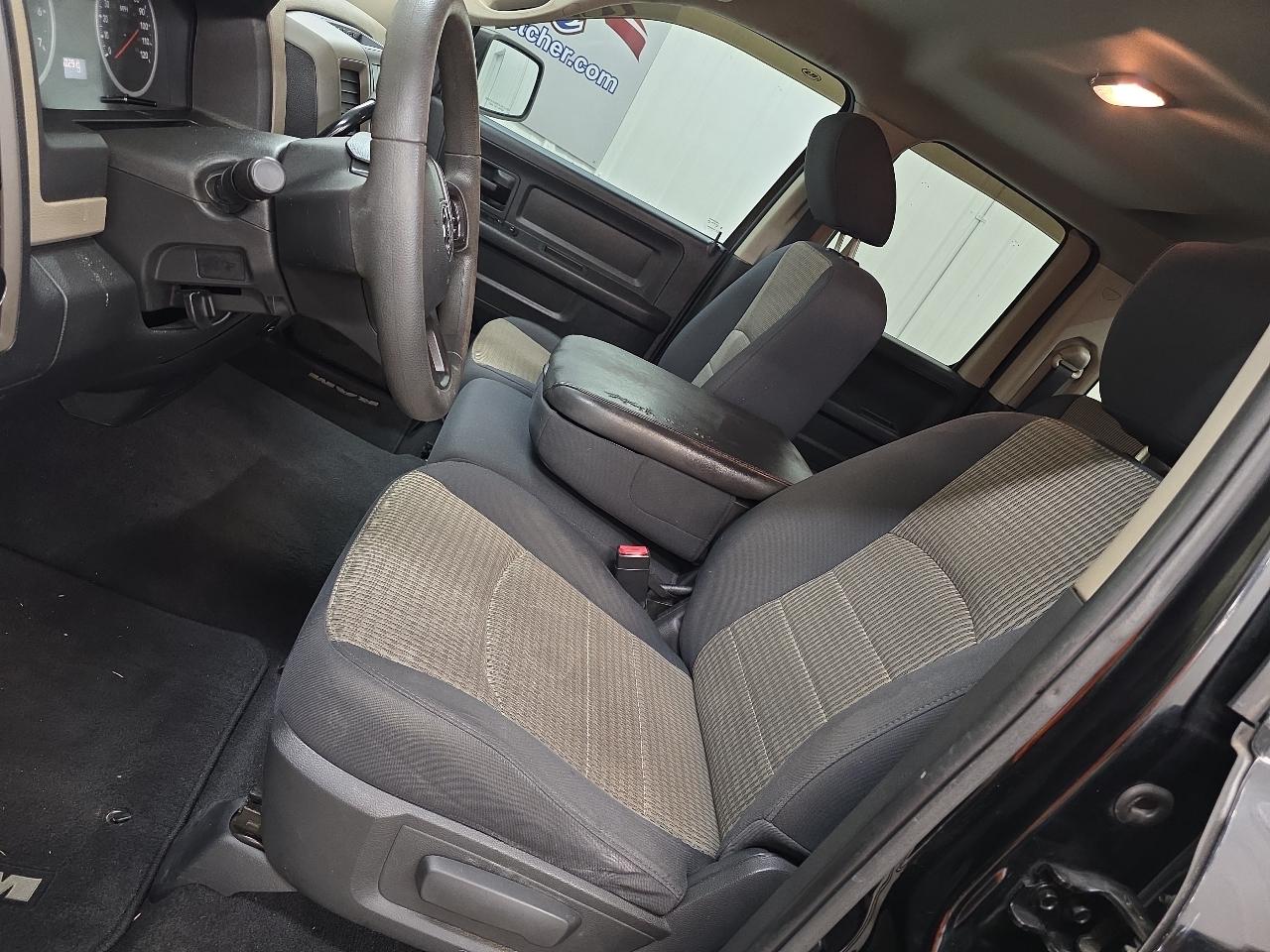 RAM 1500 2WD Quad Cab 140.5" Express 2012