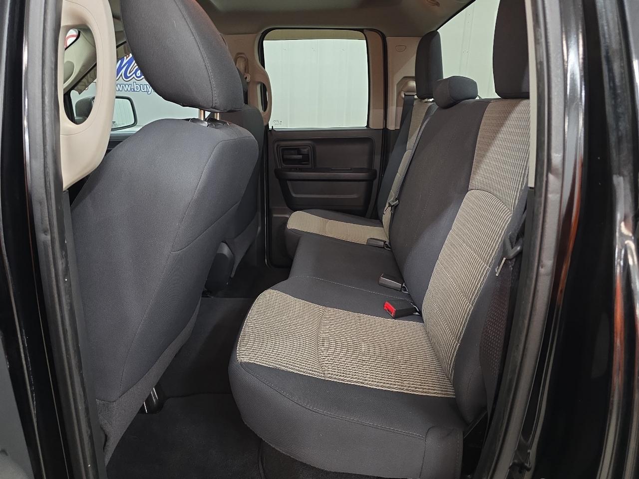 RAM 1500 2WD Quad Cab 140.5" Express 2012