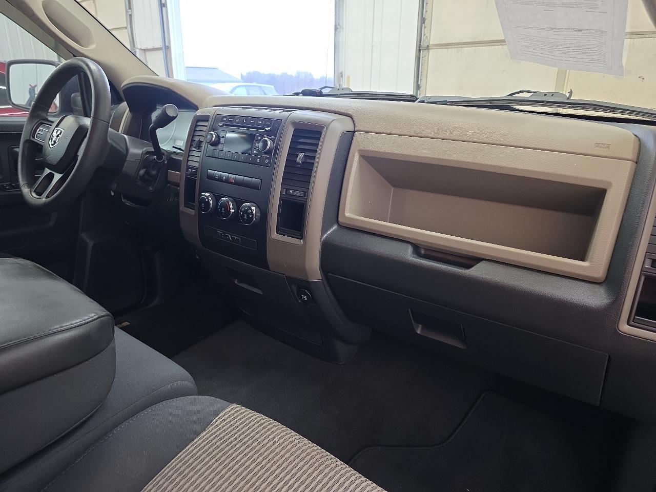 RAM 1500 2WD Quad Cab 140.5" Express 2012