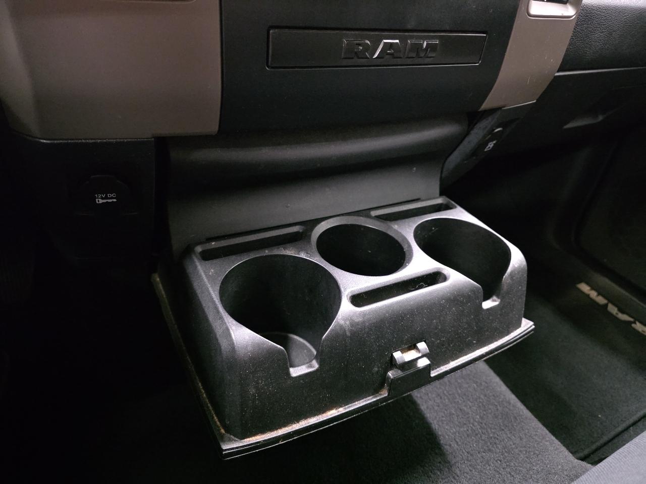 RAM 1500 2WD Quad Cab 140.5" Express 2012