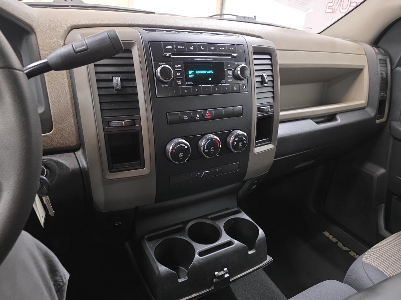 RAM 1500 2WD Quad Cab 140.5" Express 2012