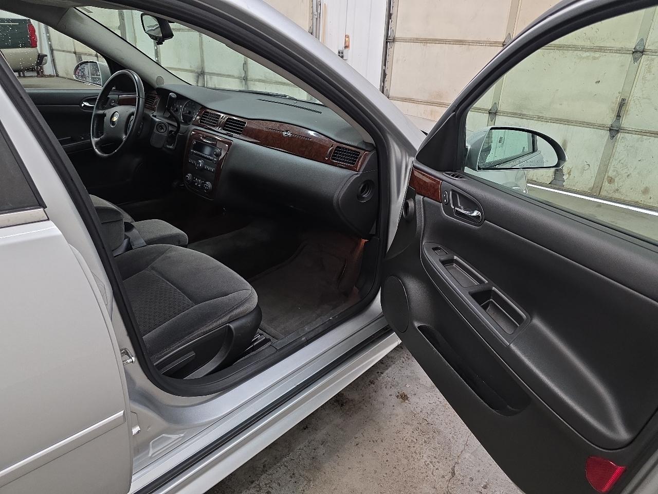 Chevrolet Impala 4dr Sdn LT Retail 2011