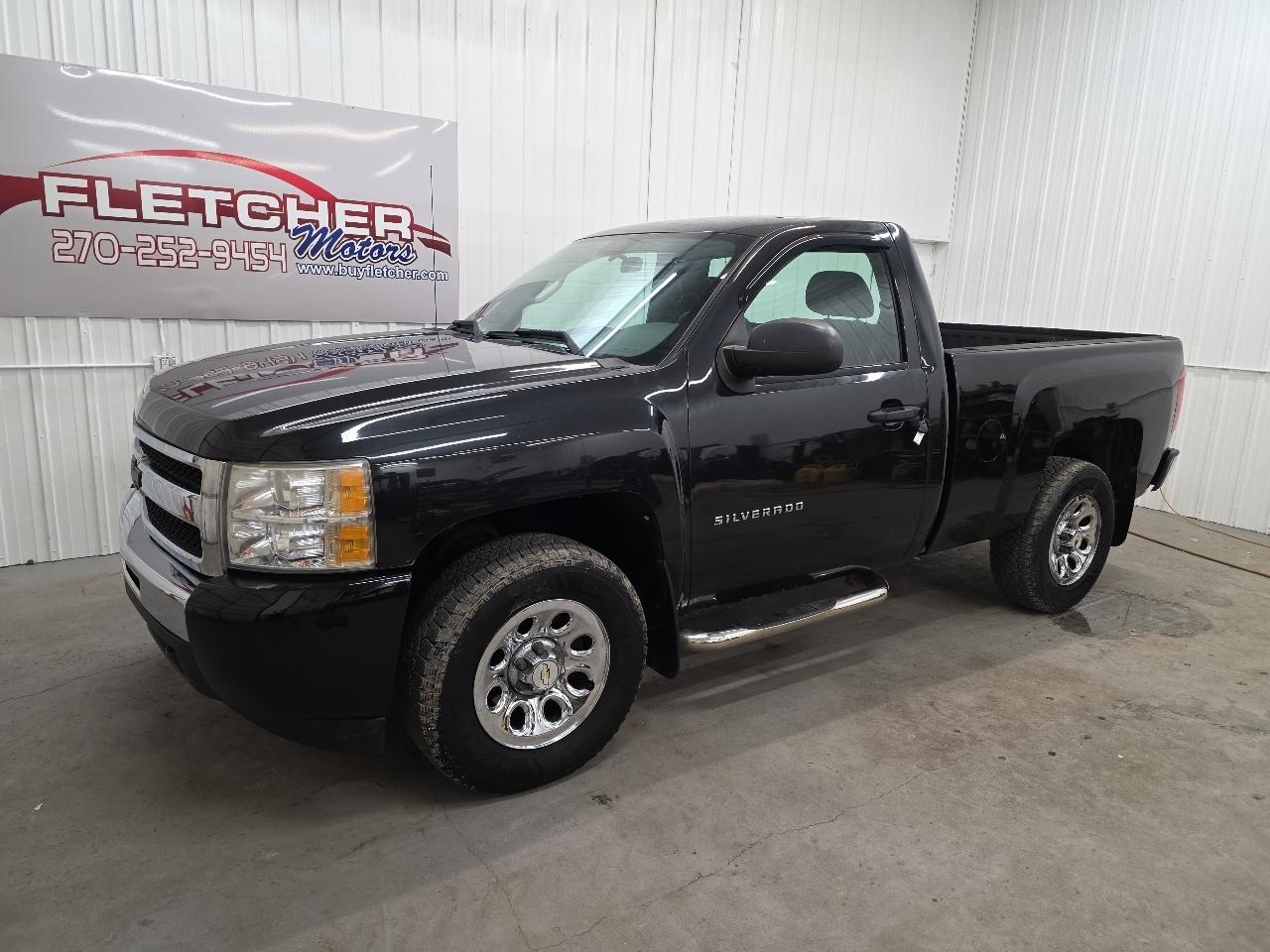 Chevrolet Silverado 1500 4WD Reg Cab 119.0" Work Truck 2010