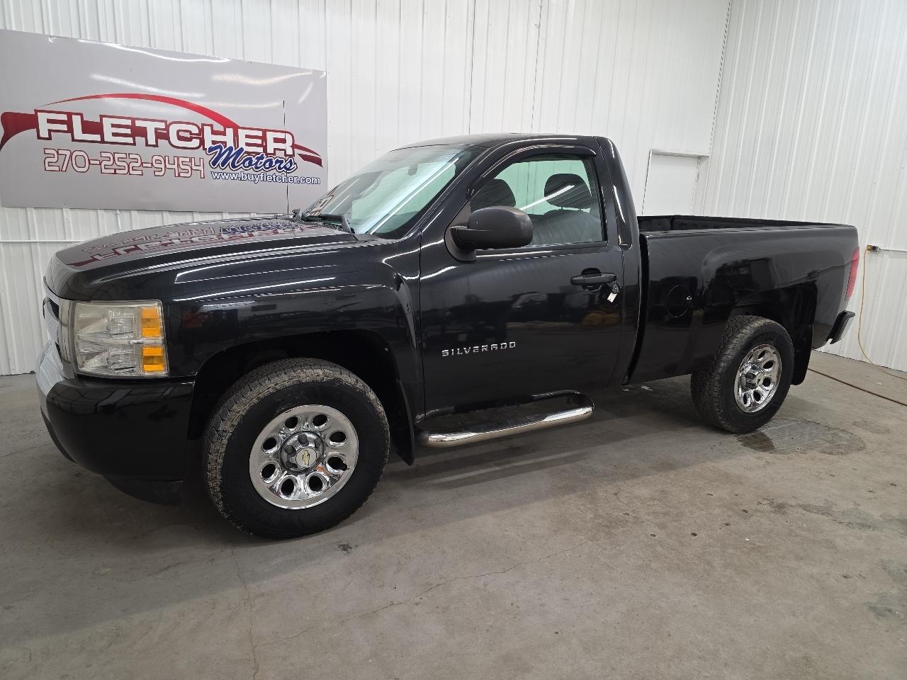 Chevrolet Silverado 1500 4WD Reg Cab 119.0" Work Truck 2010