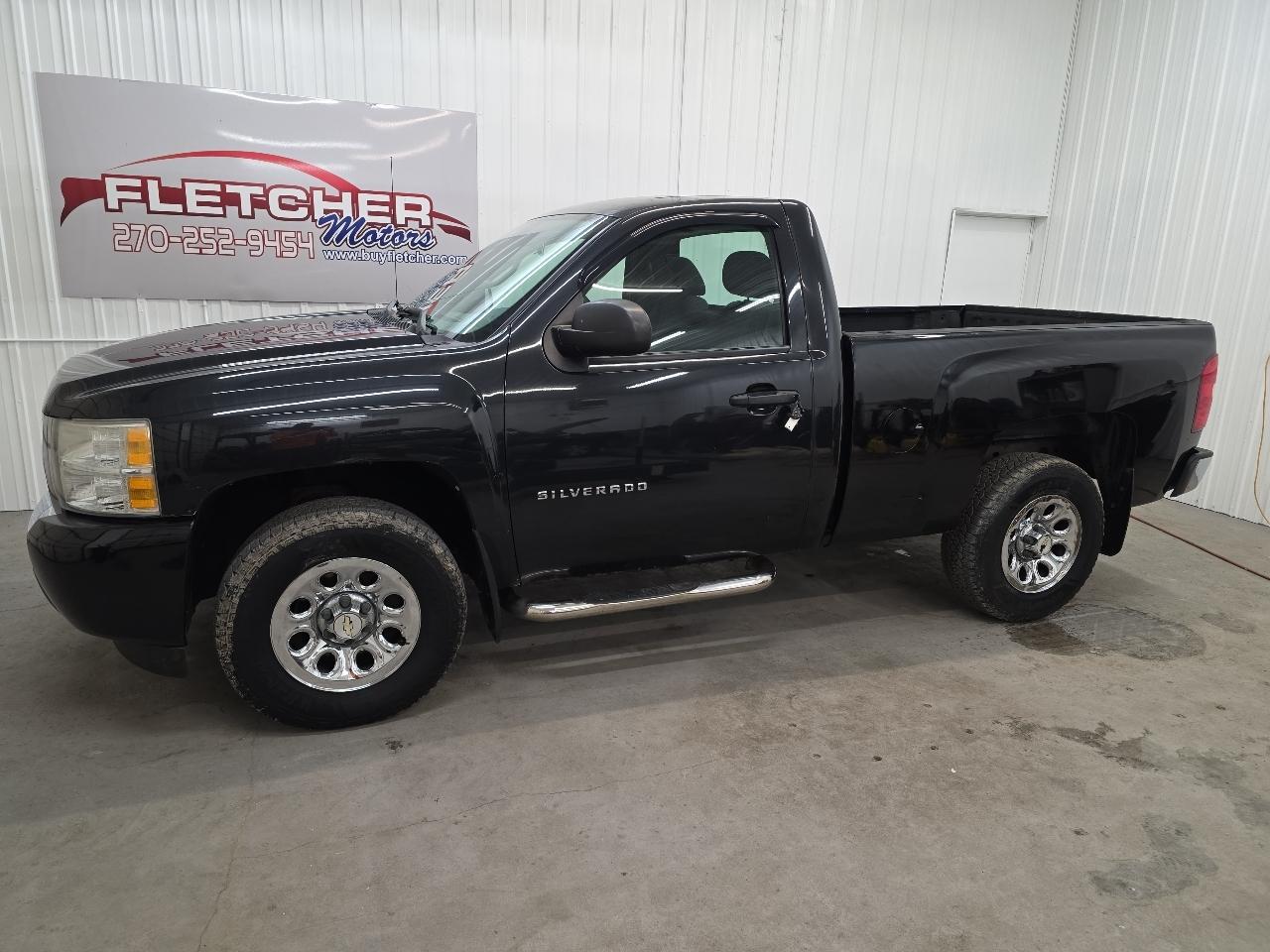 Chevrolet Silverado 1500 4WD Reg Cab 119.0" Work Truck 2010