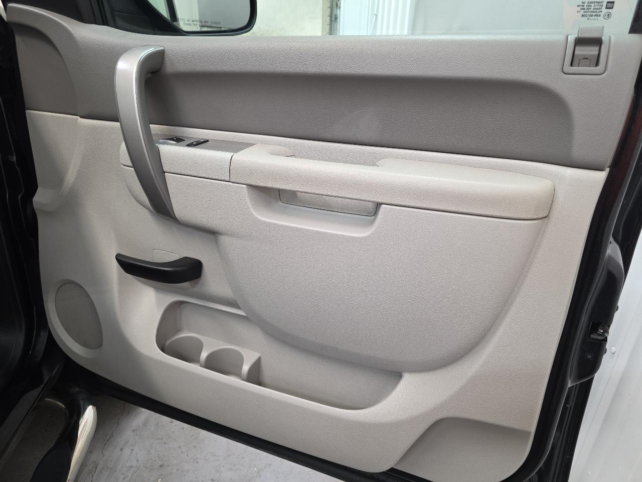 Chevrolet Silverado 1500 4WD Reg Cab 119.0" Work Truck 2010