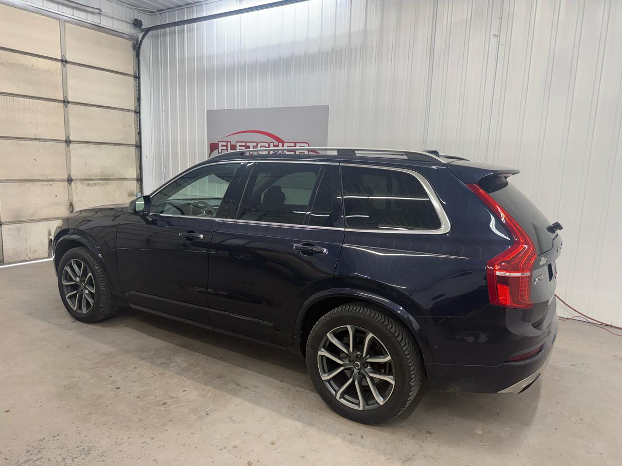 Volvo XC90 T6 AWD 7-Passenger Momentum 2017