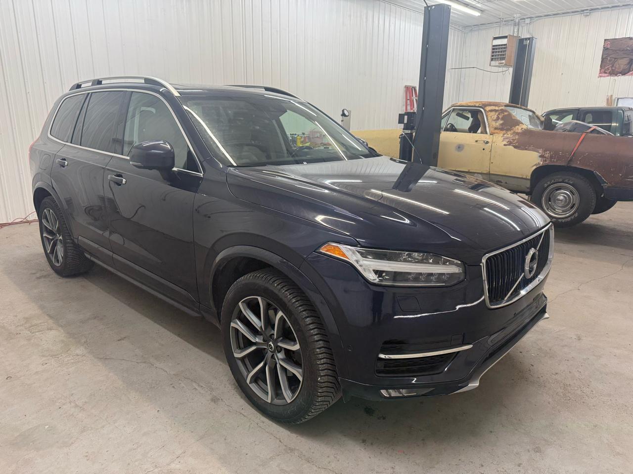 Volvo XC90 T6 AWD 7-Passenger Momentum 2017