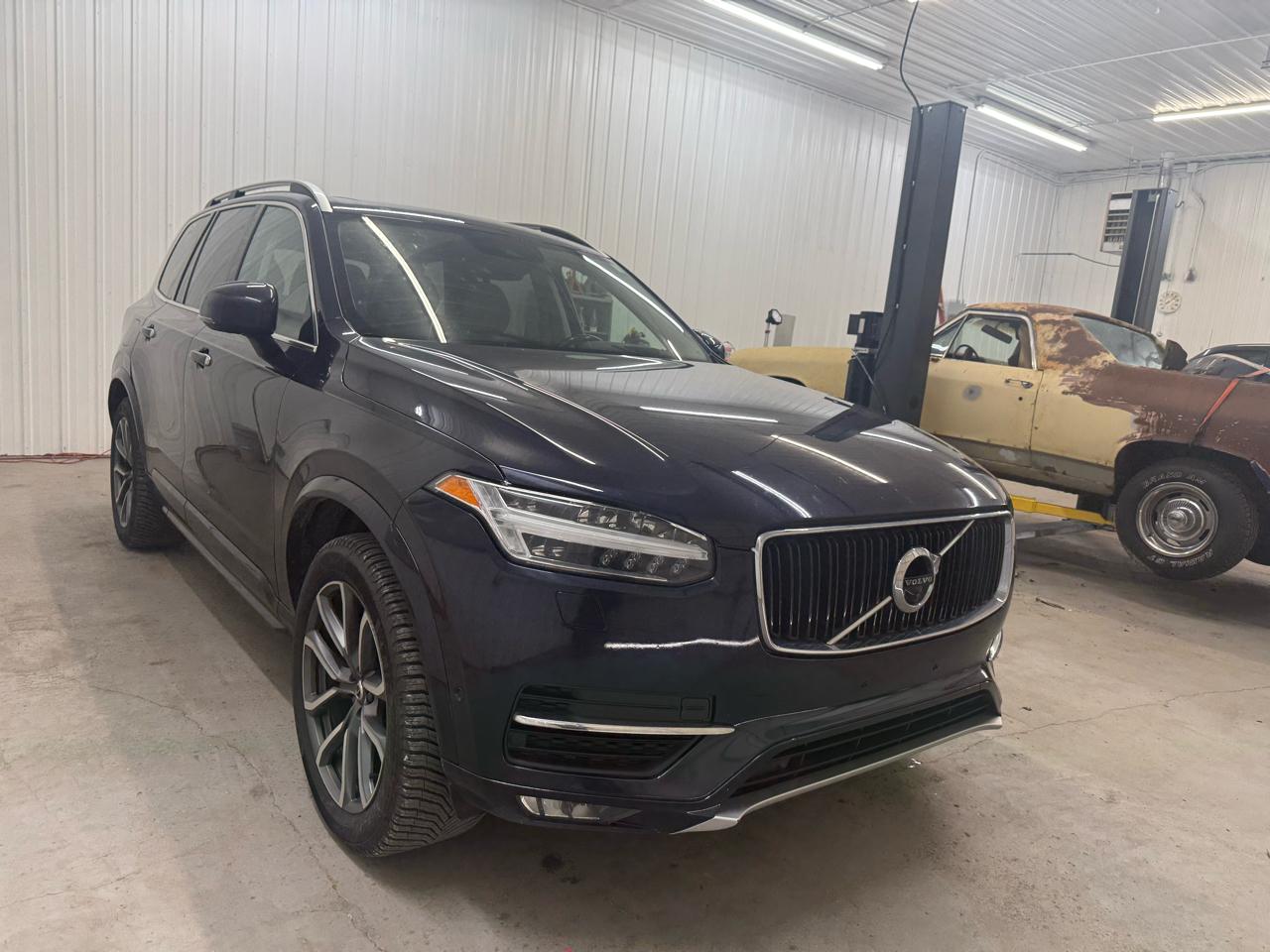 Volvo XC90 T6 AWD 7-Passenger Momentum 2017