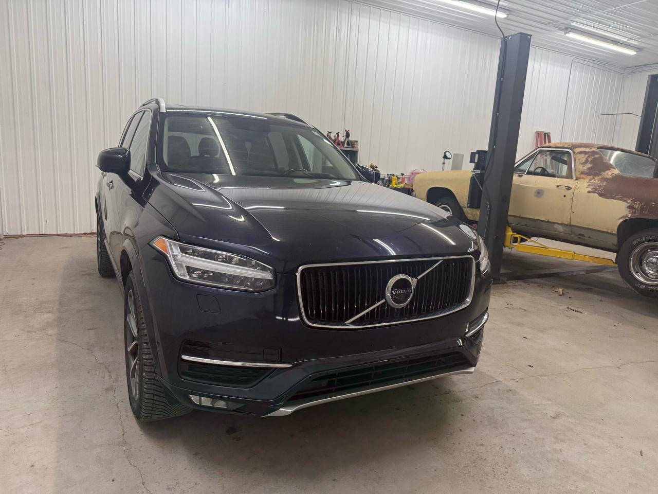 Volvo XC90 T6 AWD 7-Passenger Momentum 2017