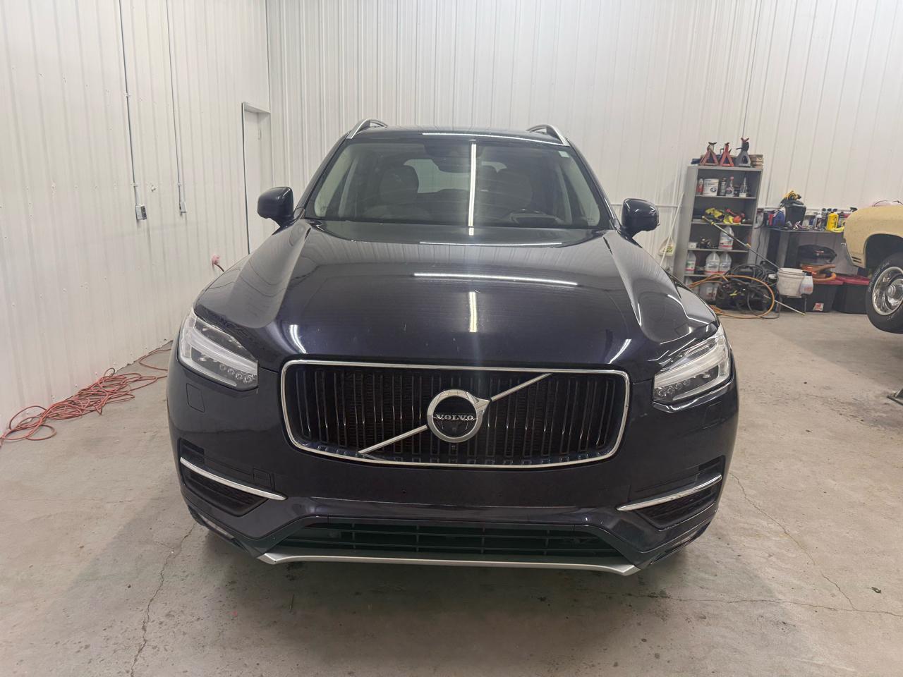 Volvo XC90 T6 AWD 7-Passenger Momentum 2017