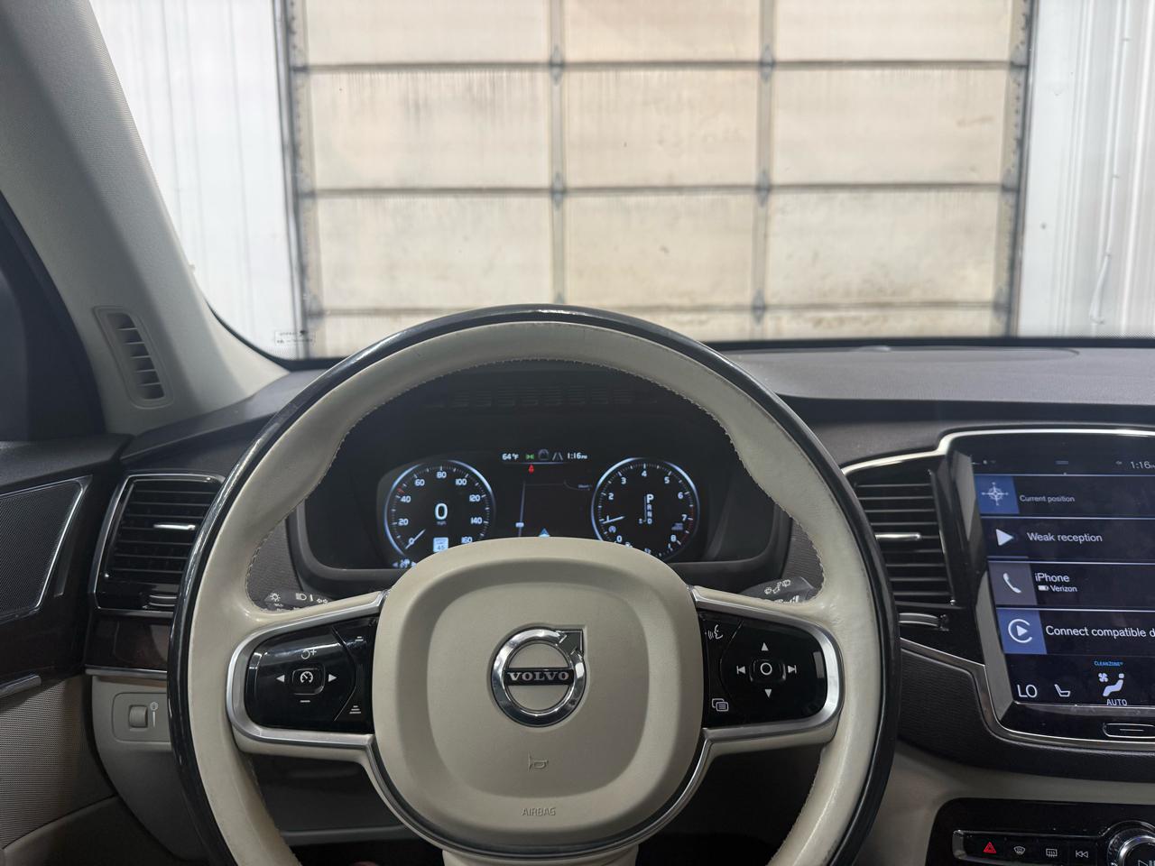 Volvo XC90 T6 AWD 7-Passenger Momentum 2017