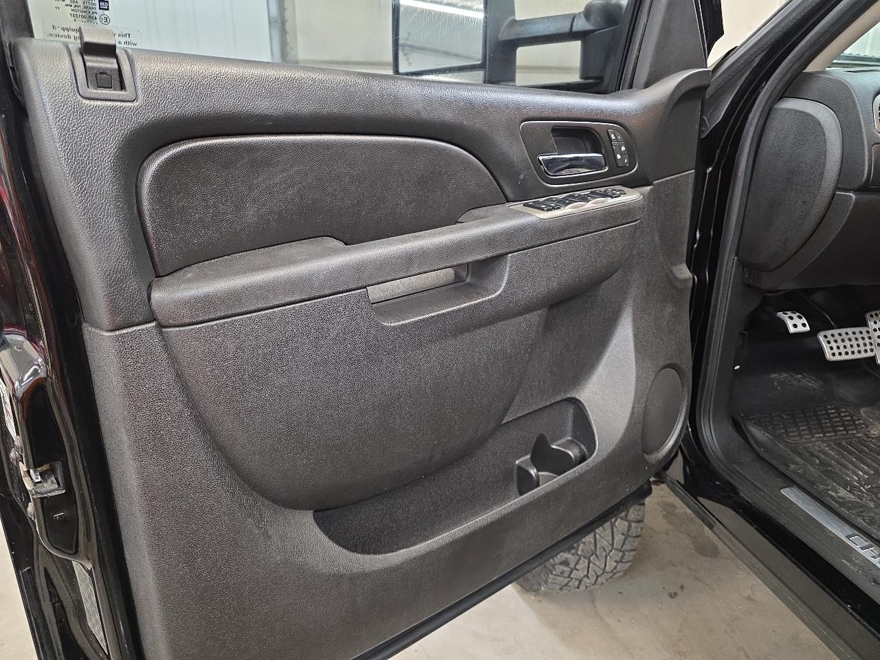 Chevrolet Silverado 2500HD 4WD Crew Cab 153.7" LTZ 2013