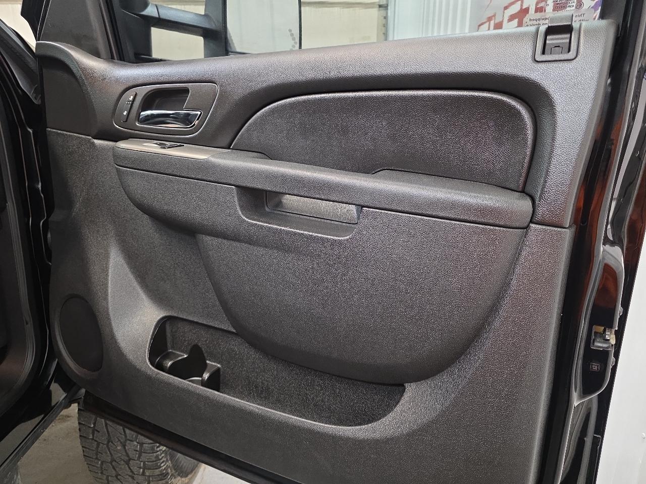 Chevrolet Silverado 2500HD 4WD Crew Cab 153.7" LTZ 2013