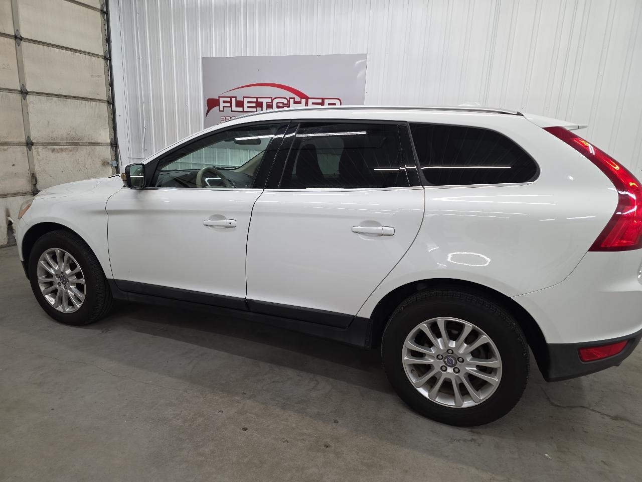 Volvo XC60 AWD 4dr 3.0T 2010