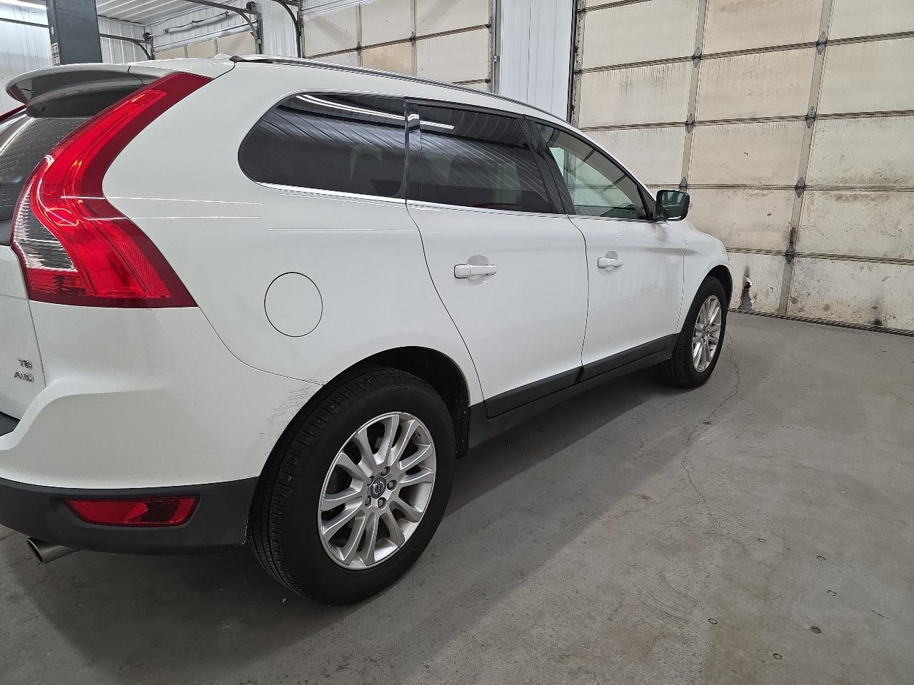 Volvo XC60 AWD 4dr 3.0T 2010
