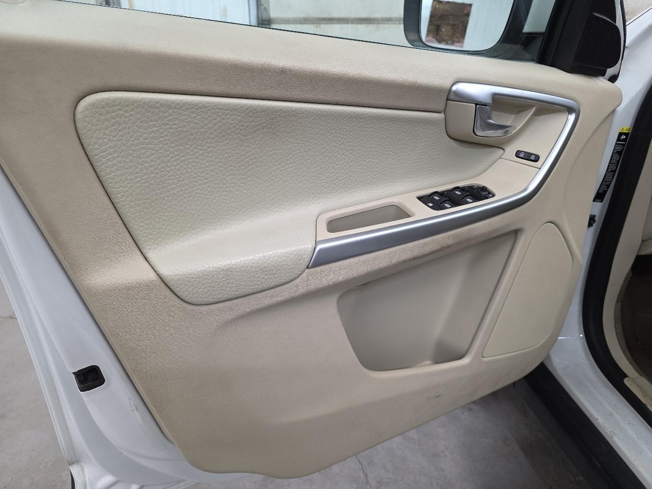 Volvo XC60 AWD 4dr 3.0T 2010