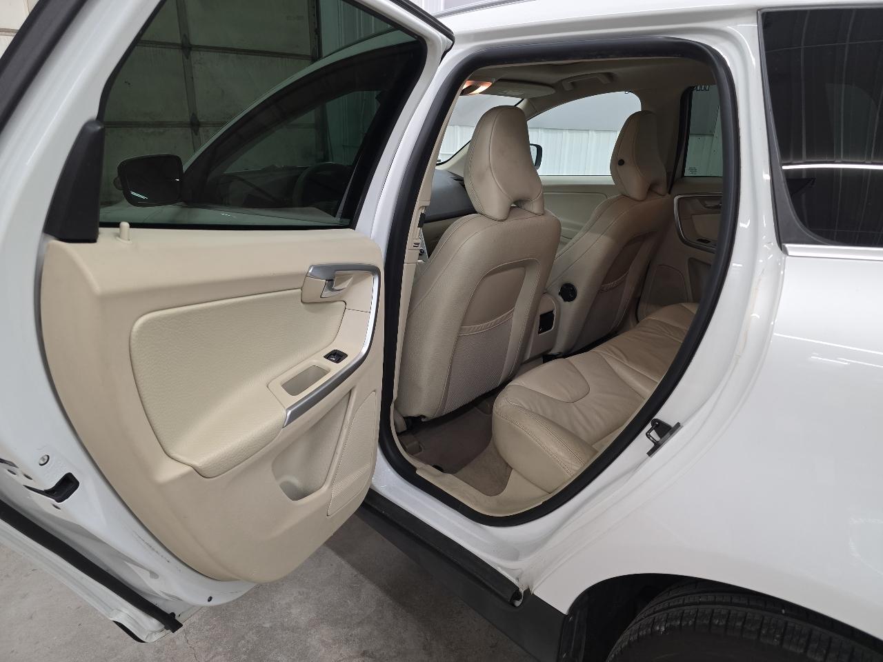 Volvo XC60 AWD 4dr 3.0T 2010