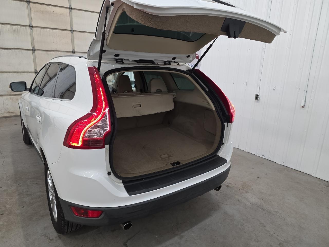 Volvo XC60 AWD 4dr 3.0T 2010