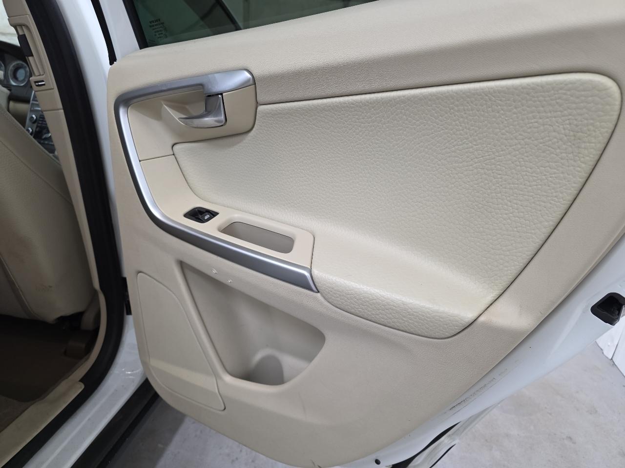 Volvo XC60 AWD 4dr 3.0T 2010