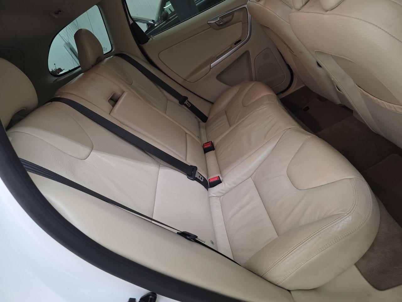 Volvo XC60 AWD 4dr 3.0T 2010