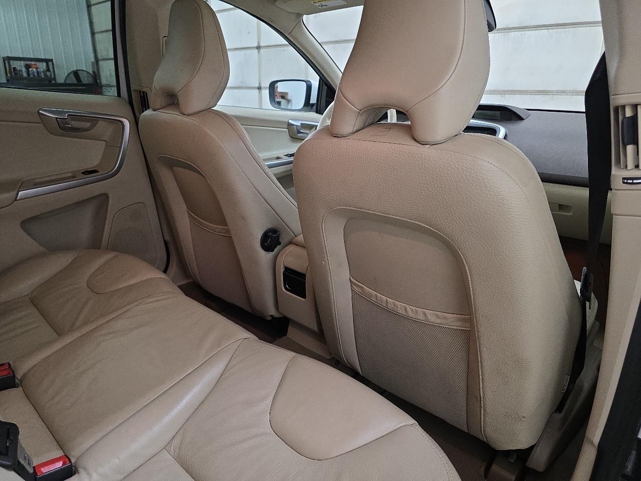 Volvo XC60 AWD 4dr 3.0T 2010