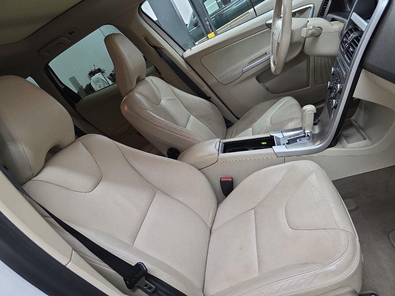 Volvo XC60 AWD 4dr 3.0T 2010