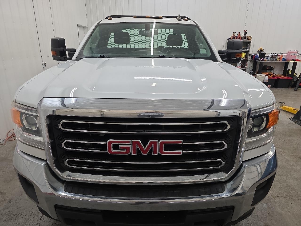 GMC Sierra 3500HD 4WD Reg Cab 162" WB, 83.58" CA 2018