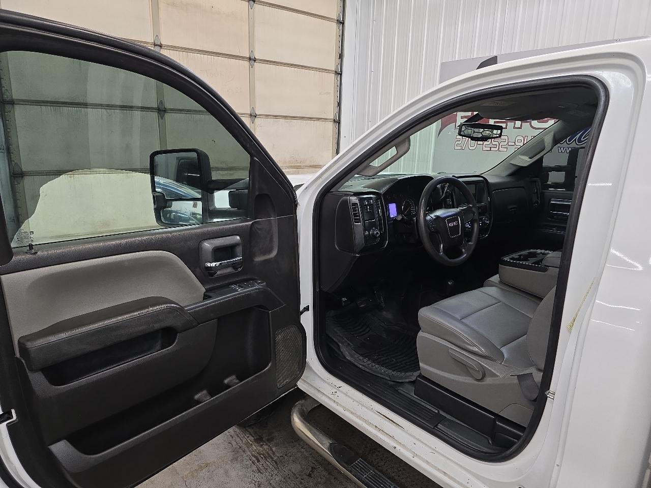 GMC Sierra 3500HD 4WD Reg Cab 162" WB, 83.58" CA 2018