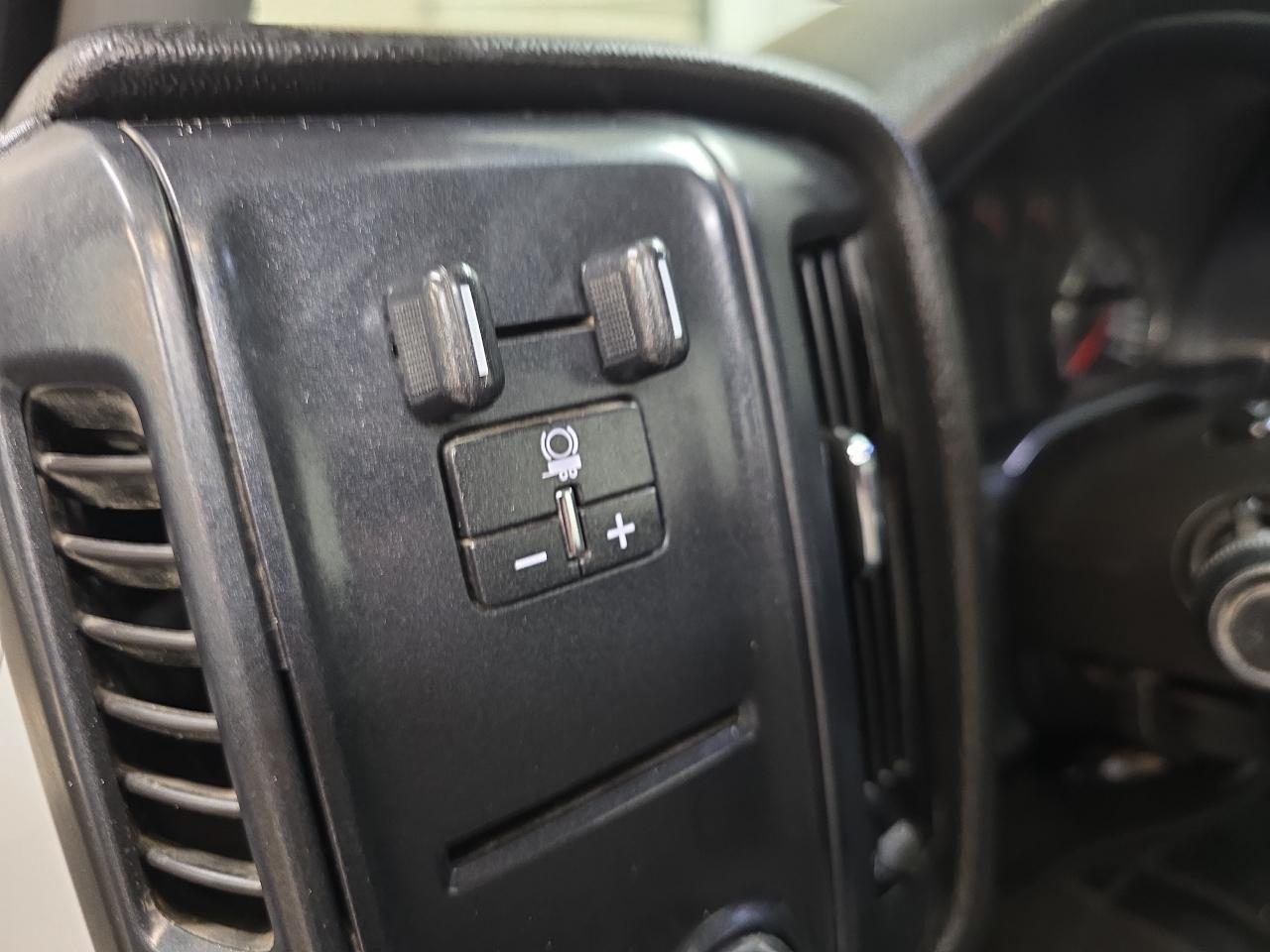 GMC Sierra 3500HD 4WD Reg Cab 162" WB, 83.58" CA 2018