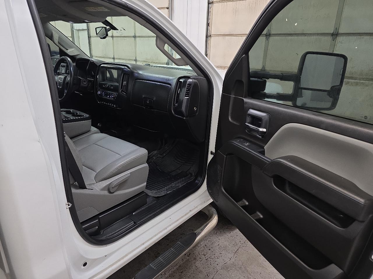 GMC Sierra 3500HD 4WD Reg Cab 162" WB, 83.58" CA 2018