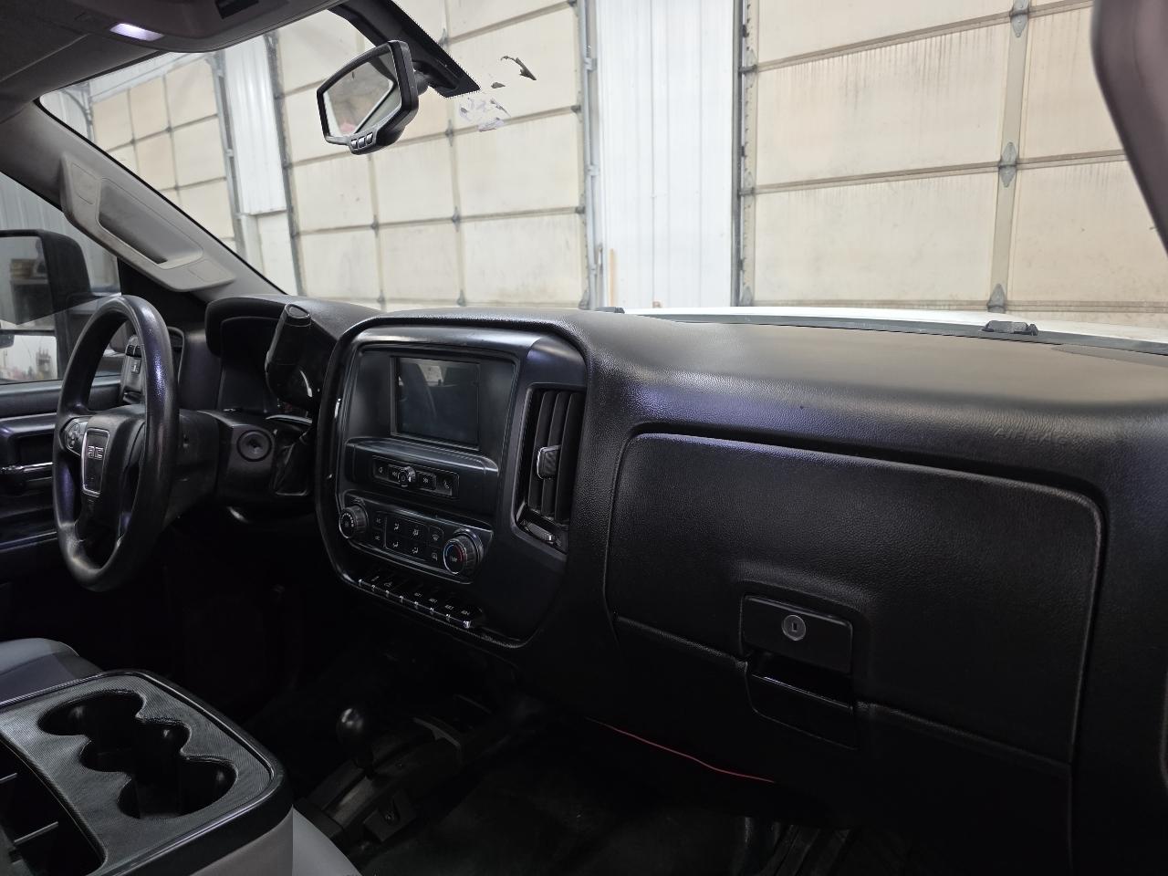 GMC Sierra 3500HD 4WD Reg Cab 162" WB, 83.58" CA 2018