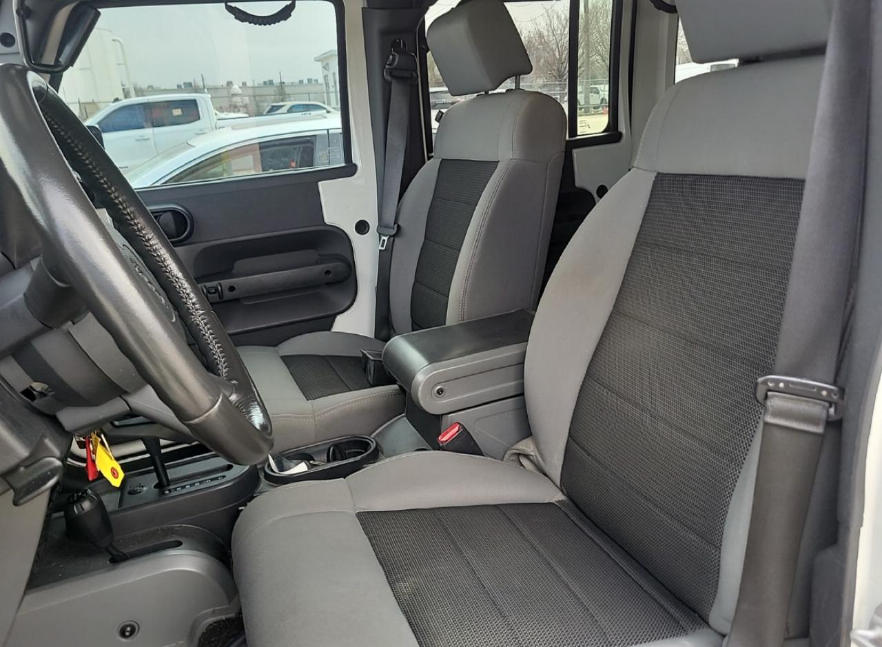 Jeep Wrangler Unlimited 4WD 4dr Sport 2010