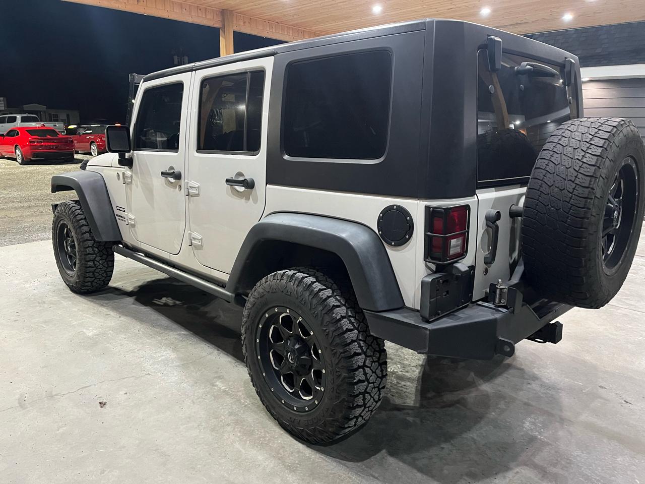 Jeep Wrangler Unlimited 4WD 4dr Sport 2010