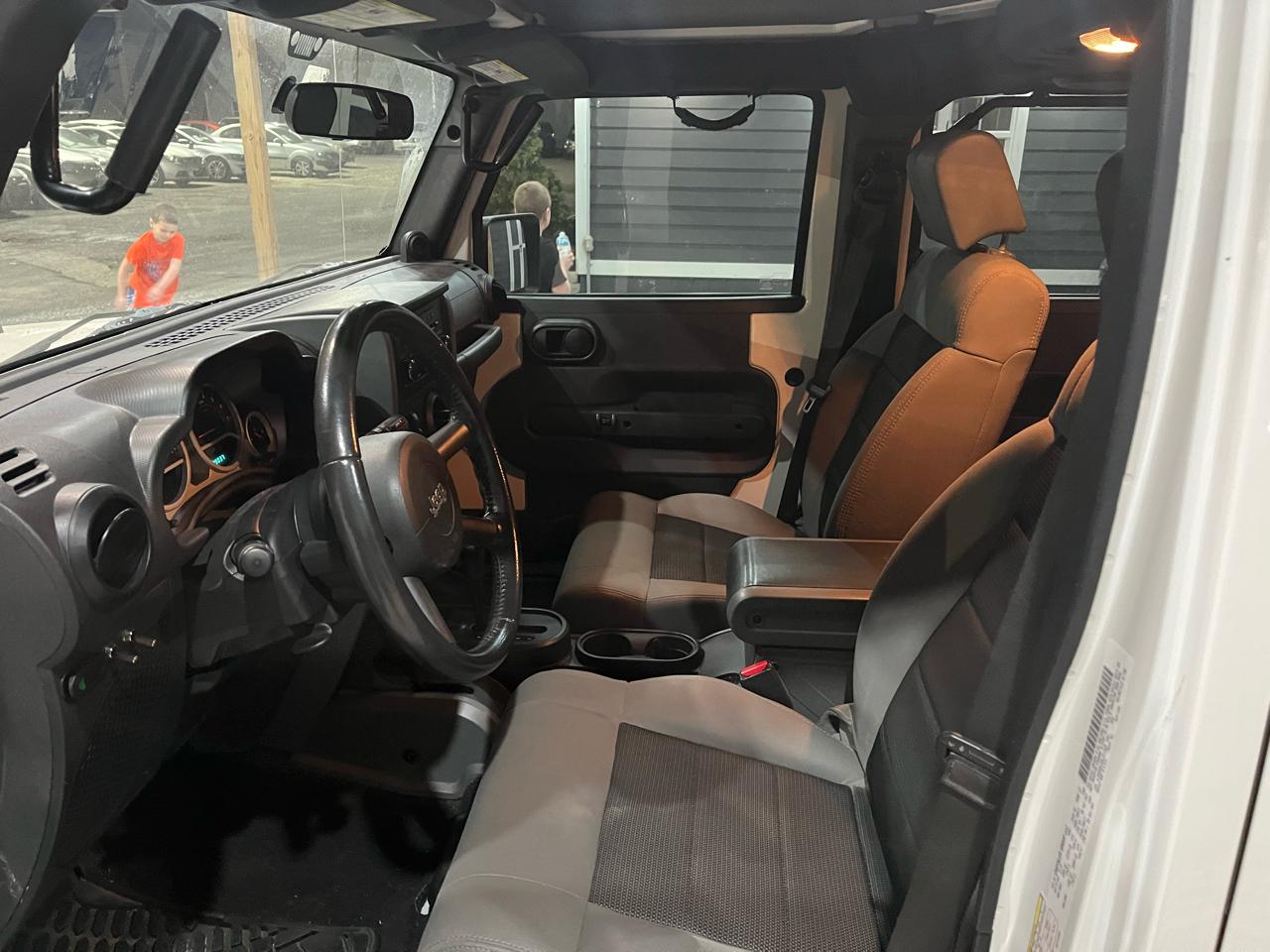 Jeep Wrangler Unlimited 4WD 4dr Sport 2010