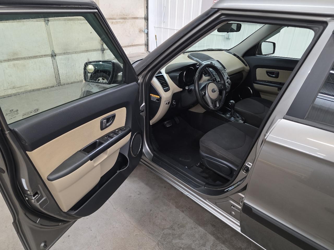 Kia Soul 5dr Wgn Auto ! 2011