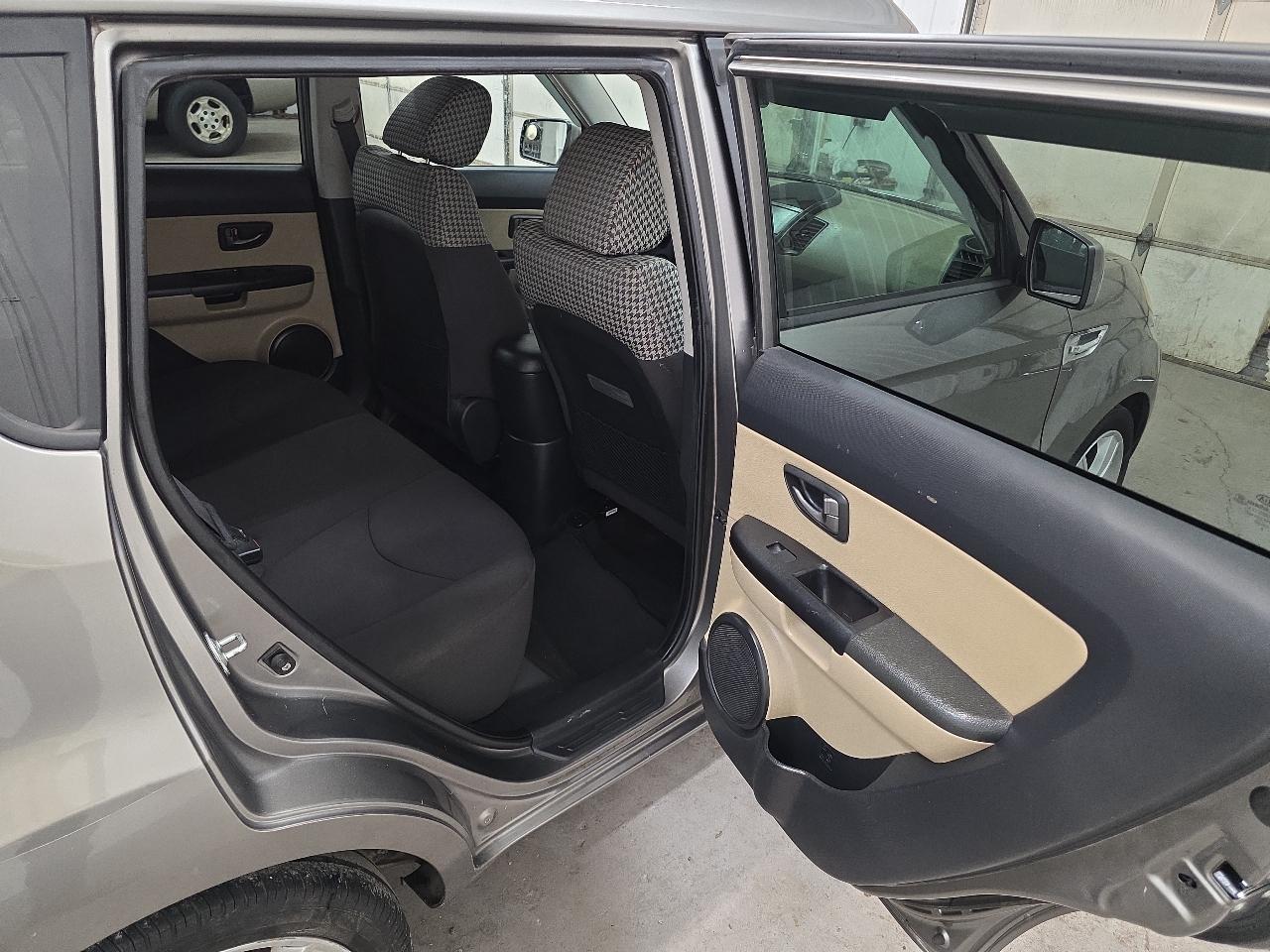 Kia Soul 5dr Wgn Auto ! 2011