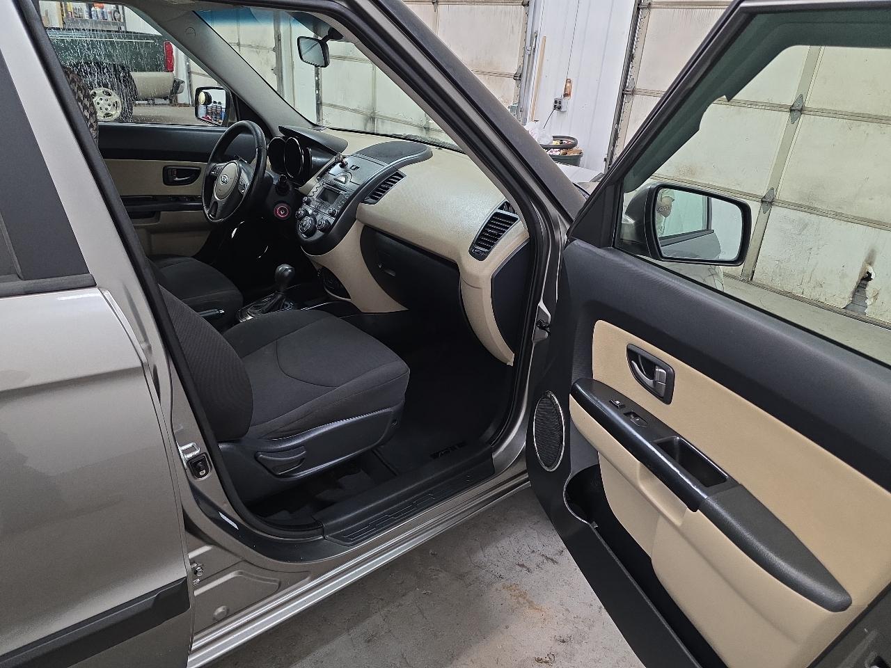 Kia Soul 5dr Wgn Auto ! 2011