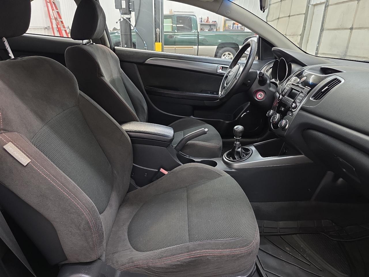 Kia Forte Koup 2dr Cpe Man SX 2010