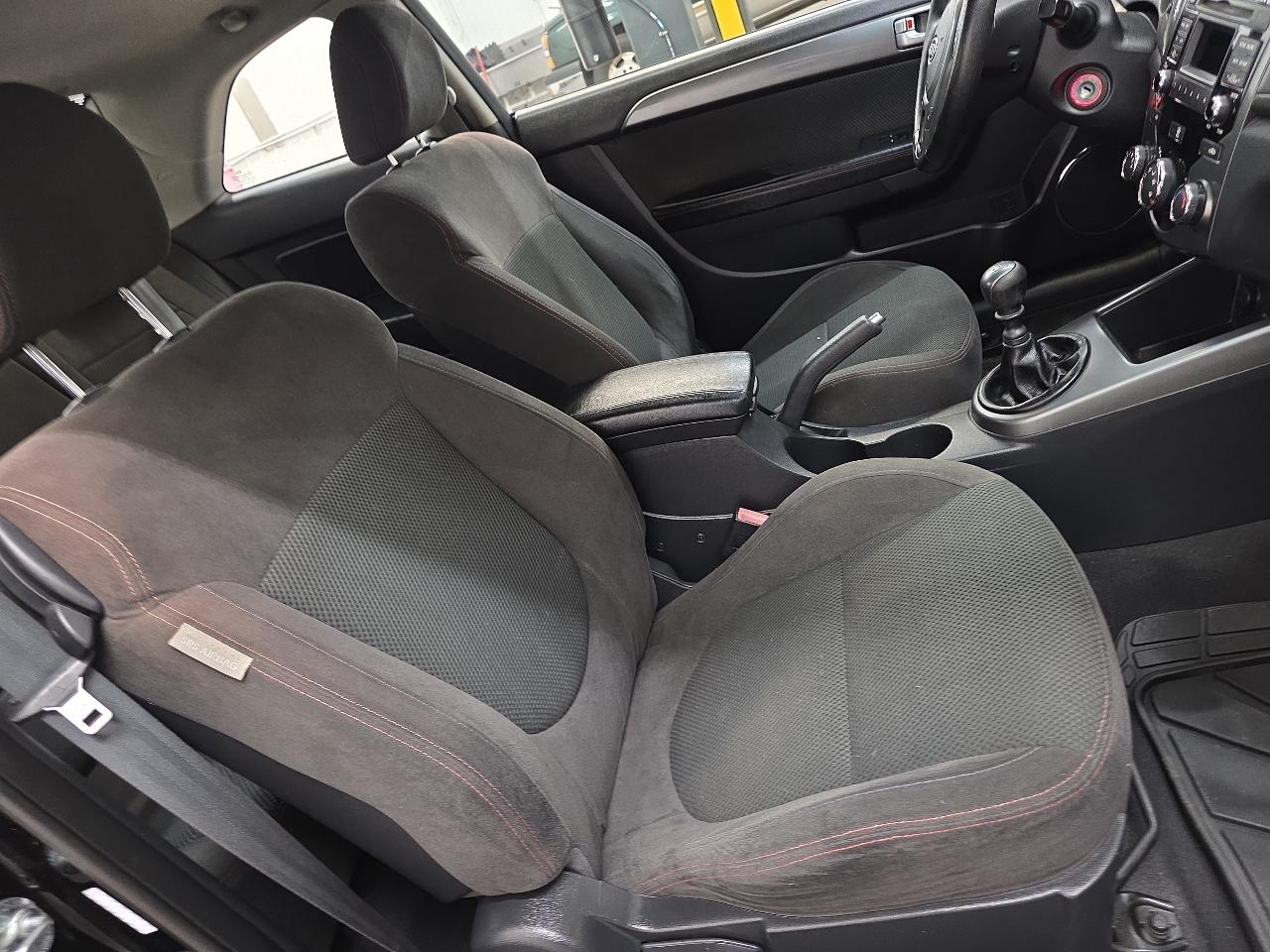 Kia Forte Koup 2dr Cpe Man SX 2010