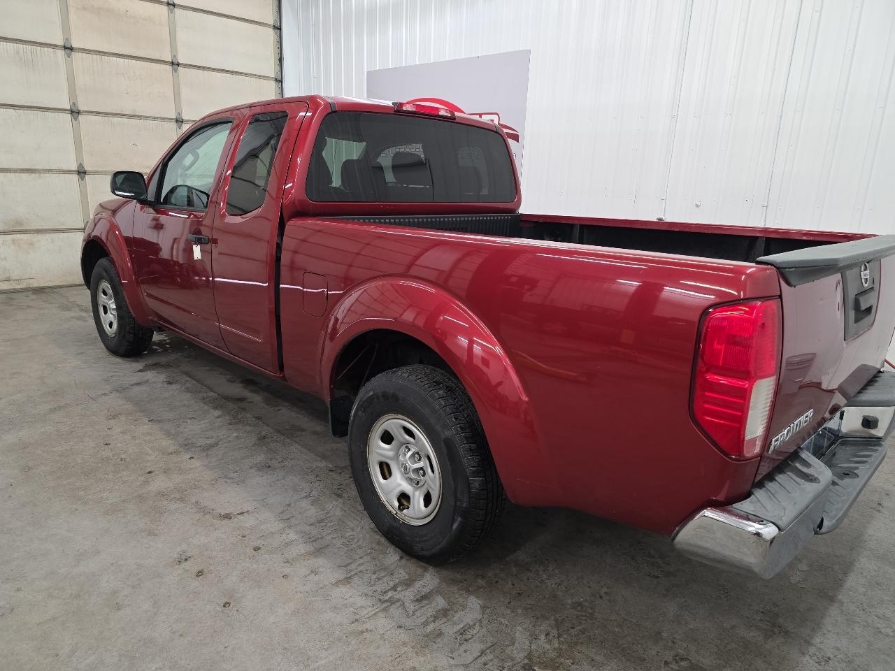 Nissan Frontier 2WD King Cab I4 Auto SV 2015