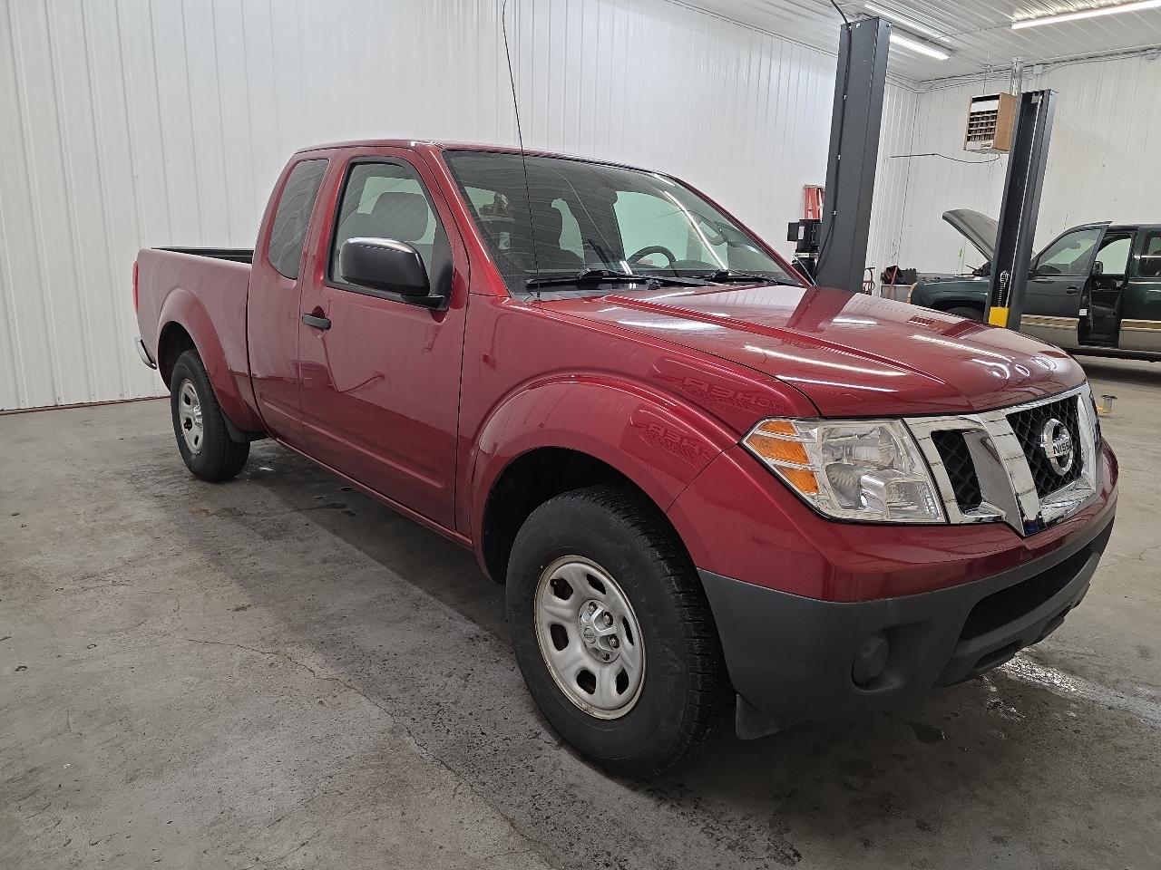 Nissan Frontier 2WD King Cab I4 Auto SV 2015