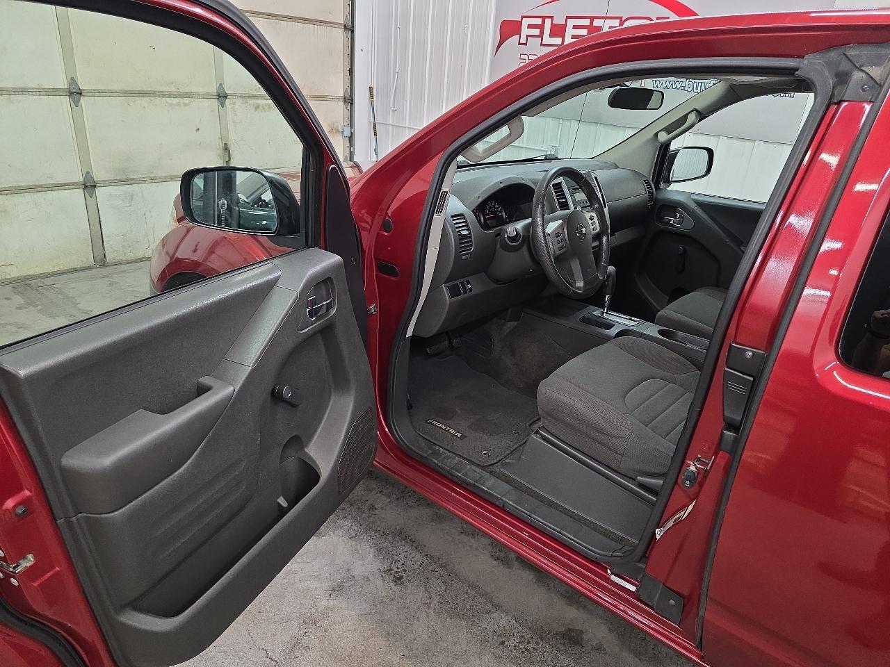 Nissan Frontier 2WD King Cab I4 Auto SV 2015