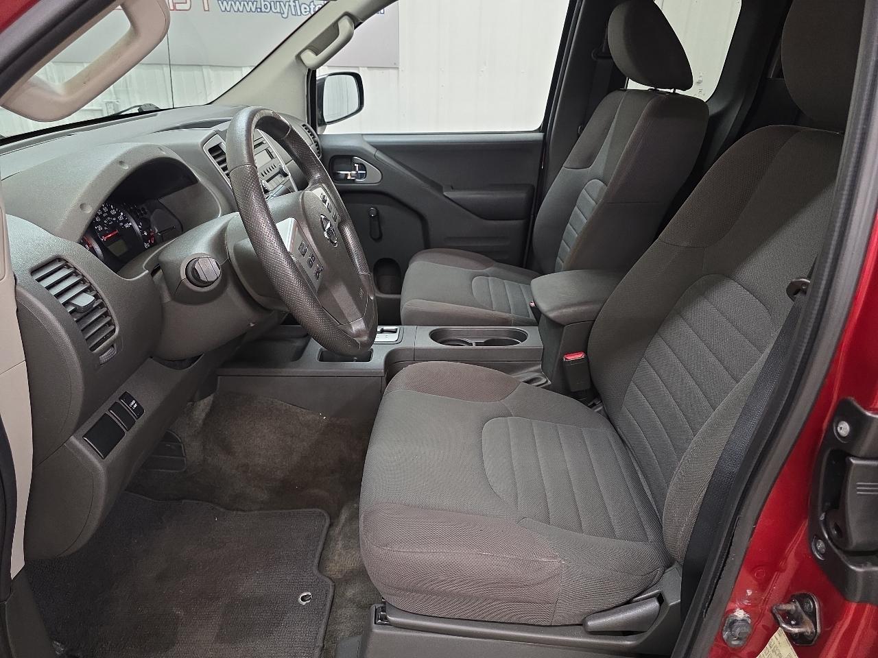 Nissan Frontier 2WD King Cab I4 Auto SV 2015