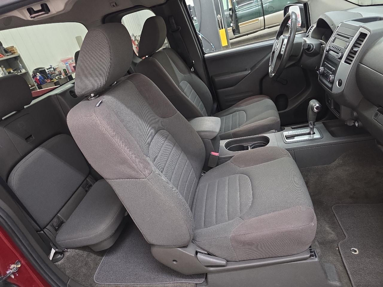 Nissan Frontier 2WD King Cab I4 Auto SV 2015