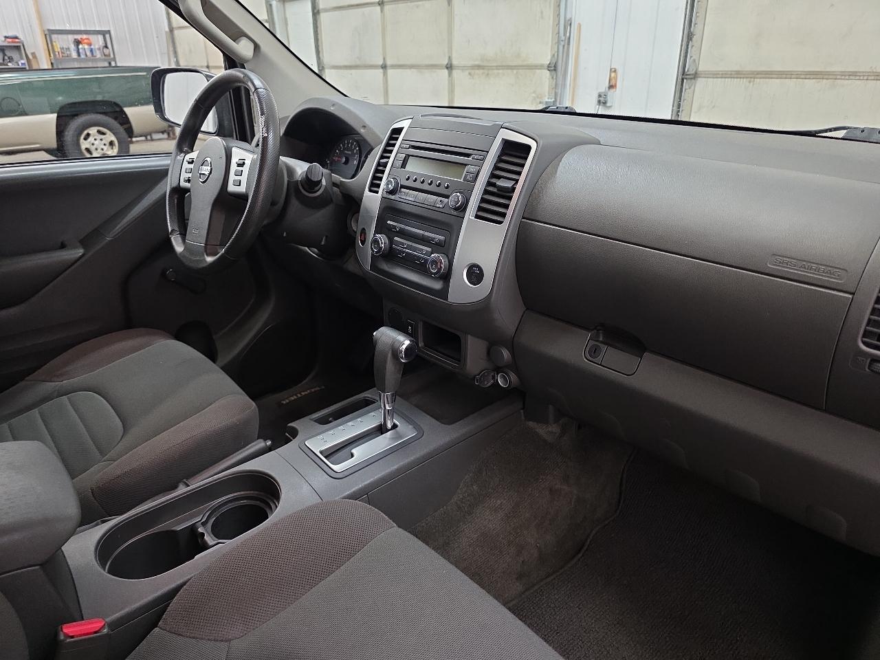 Nissan Frontier 2WD King Cab I4 Auto SV 2015