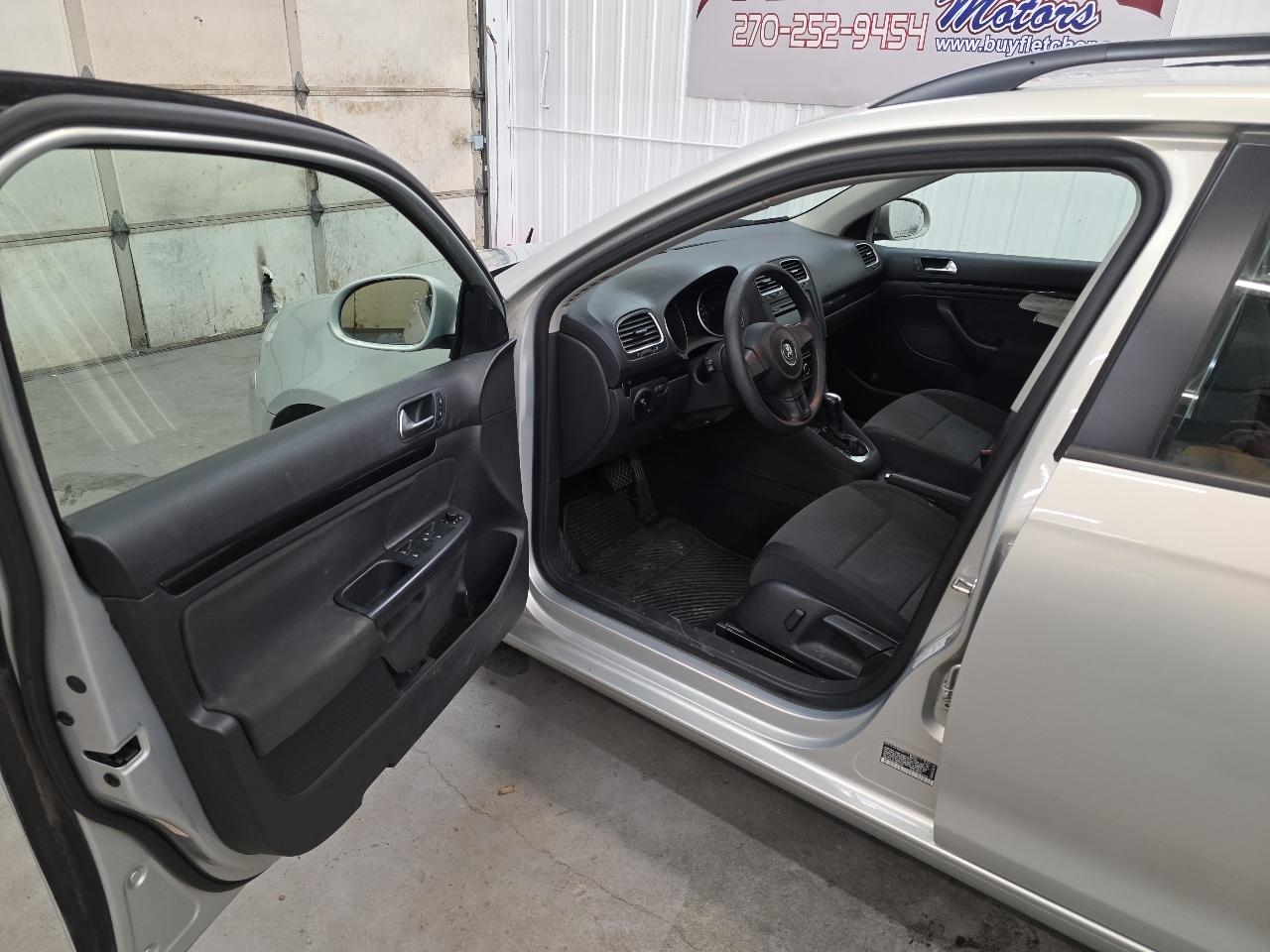 Volkswagen Jetta SportWagen 4dr Auto SE w/Sunroof 2012